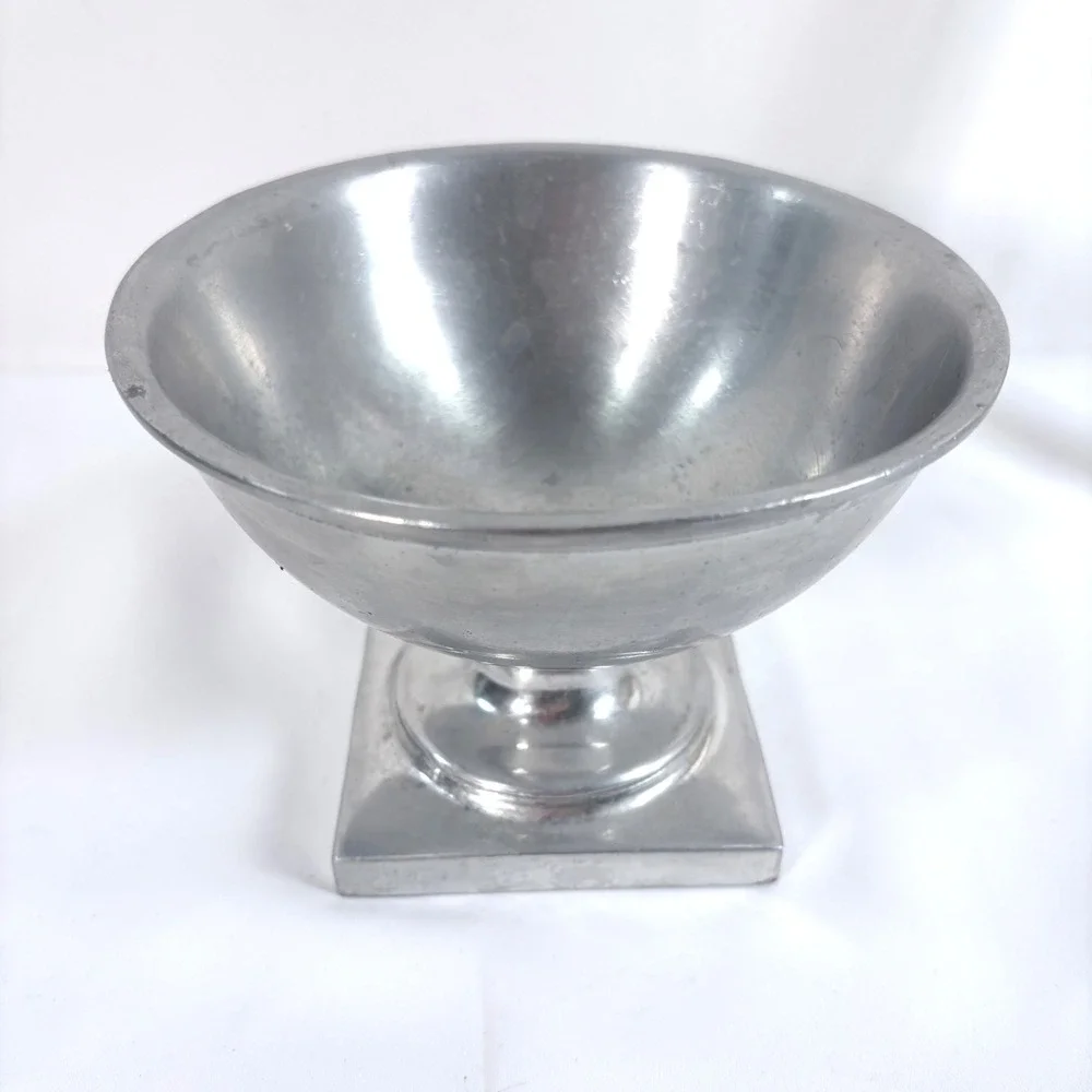Wilton Armetale Pedestal Bowl Silver Pewter Finish Square Base Round Compote